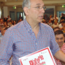 Premiato Gambero Rosso Presentazione guida Pizzerie d'Italia città del gusto 1 Luglio 2013 enzo coccia con l premtre spcchi La notizia via caravaggio