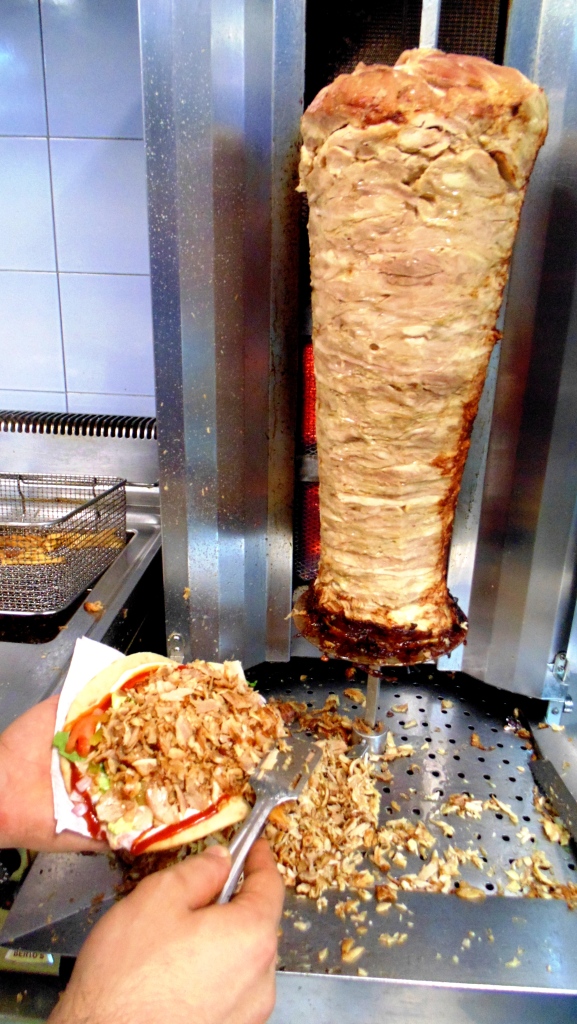 Cos'è un keabab? o' taleban kebab a napoli (35)